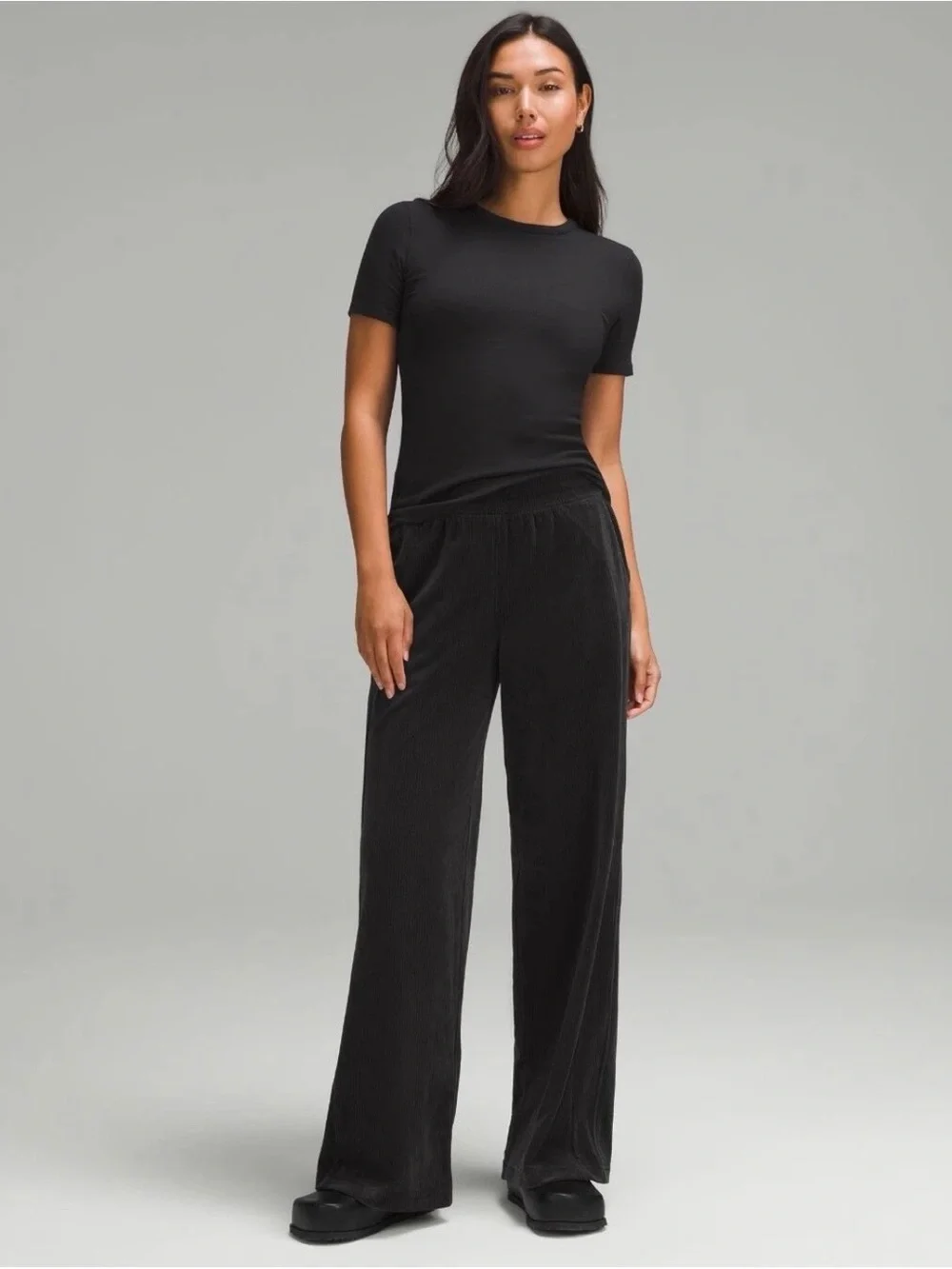 Lululemon Scuba Mid-Rise Wide-Leg Pant Velvet Cord black sz 8